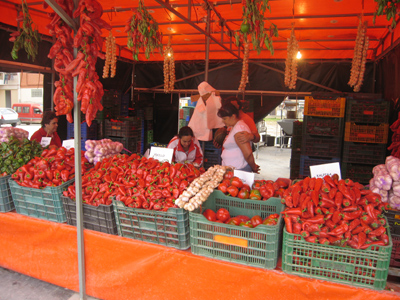 Spain, España, Navarra, Euskal Herria, red pepper, market, mercado