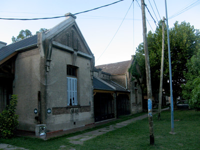 Lanús, Remedios de Escalada, Talleres