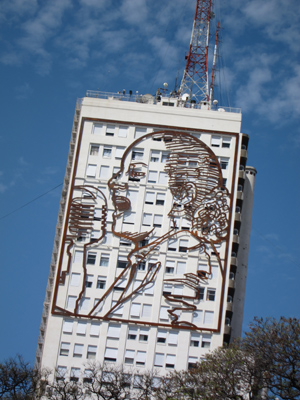 Buenos Aires, Avenida 9 de Julio, ex-Ministerio de Obras Públicas, Eva Perón, Daniel Santoro