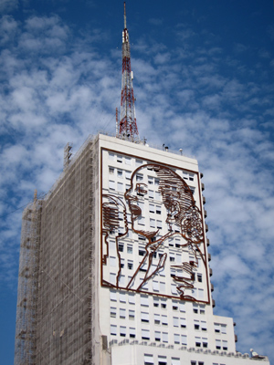 Buenos Aires, Avenida 9 de Julio, ex-Ministerio de Obras Públicas, Eva Perón, Daniel Santoro