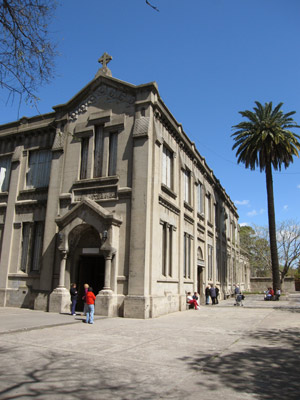 Buenos Aires, Barracas, Parroquia Sagrado Corazón de Jesús
