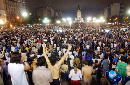 Cacerolazo, Dic 2001, TELAM